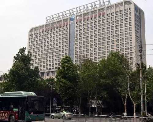 泰国试管婴儿热门医院及医生推荐：如何选择合适的助孕方案